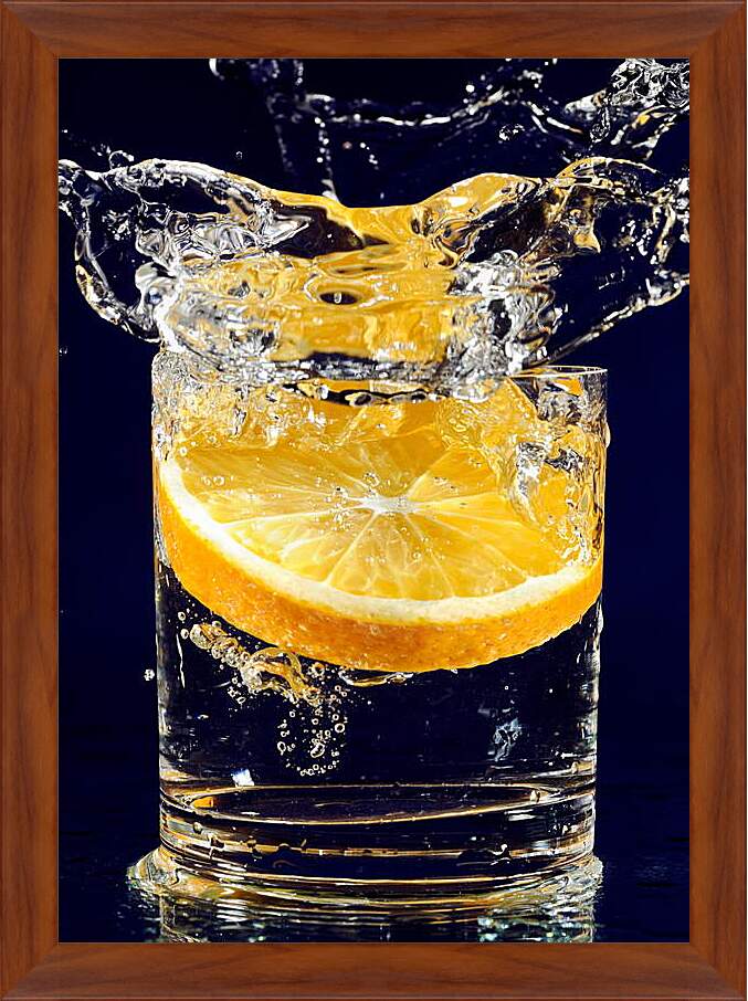 Картина в раме - Апельсин в стакане воды