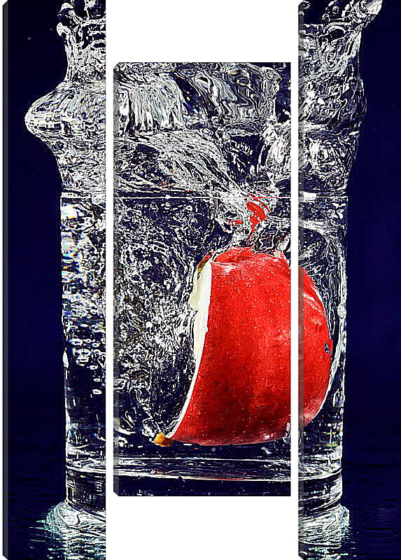 Модульная картина - Красное яблоко в стакане воды