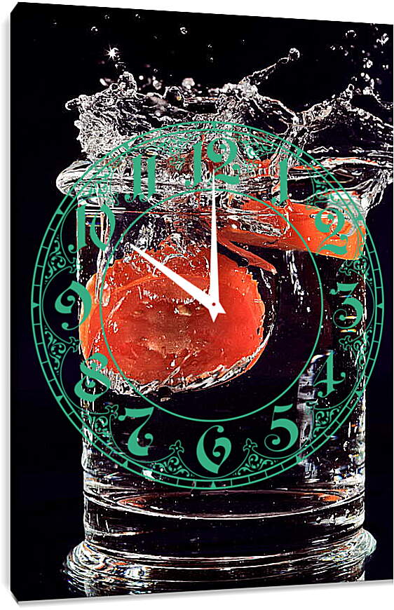 Часы картина - Помидор в стакане воды