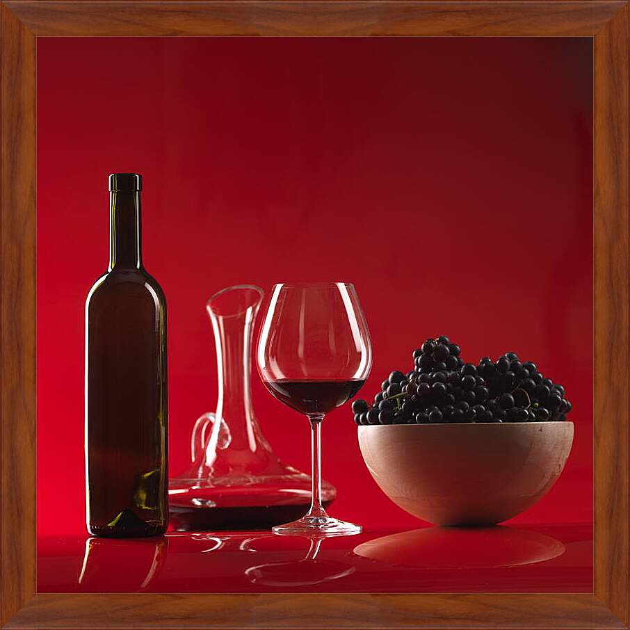 Картина в раме - Вино на красном фоне