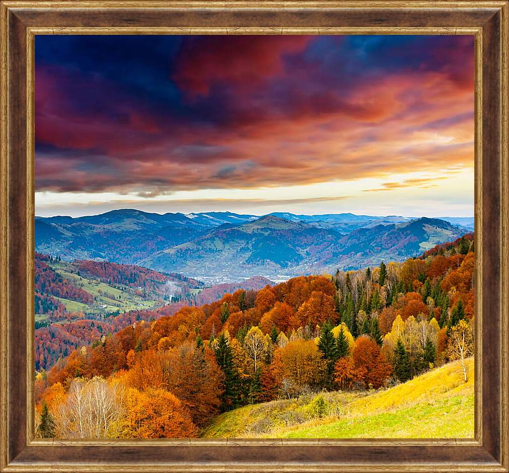 Картина в раме - Золотая осень в горах