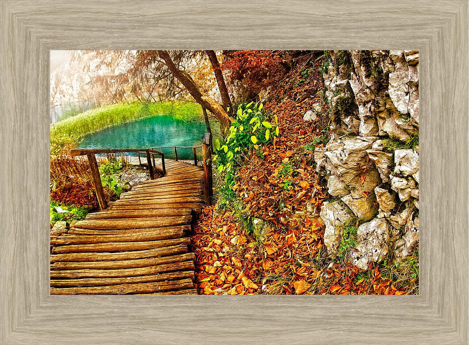 Картина в раме - Осенний мост к реке
