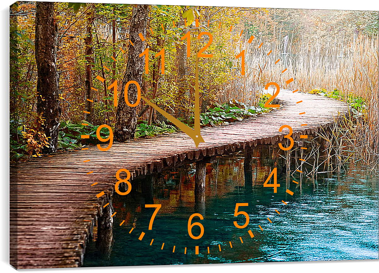 Часы картина - Деревянная тропинка через реку
