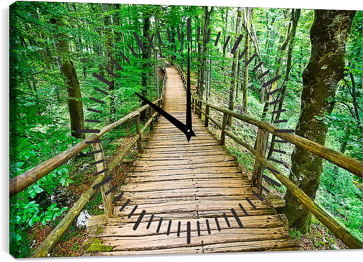 Часы картина - Деревянный мост в лесу

