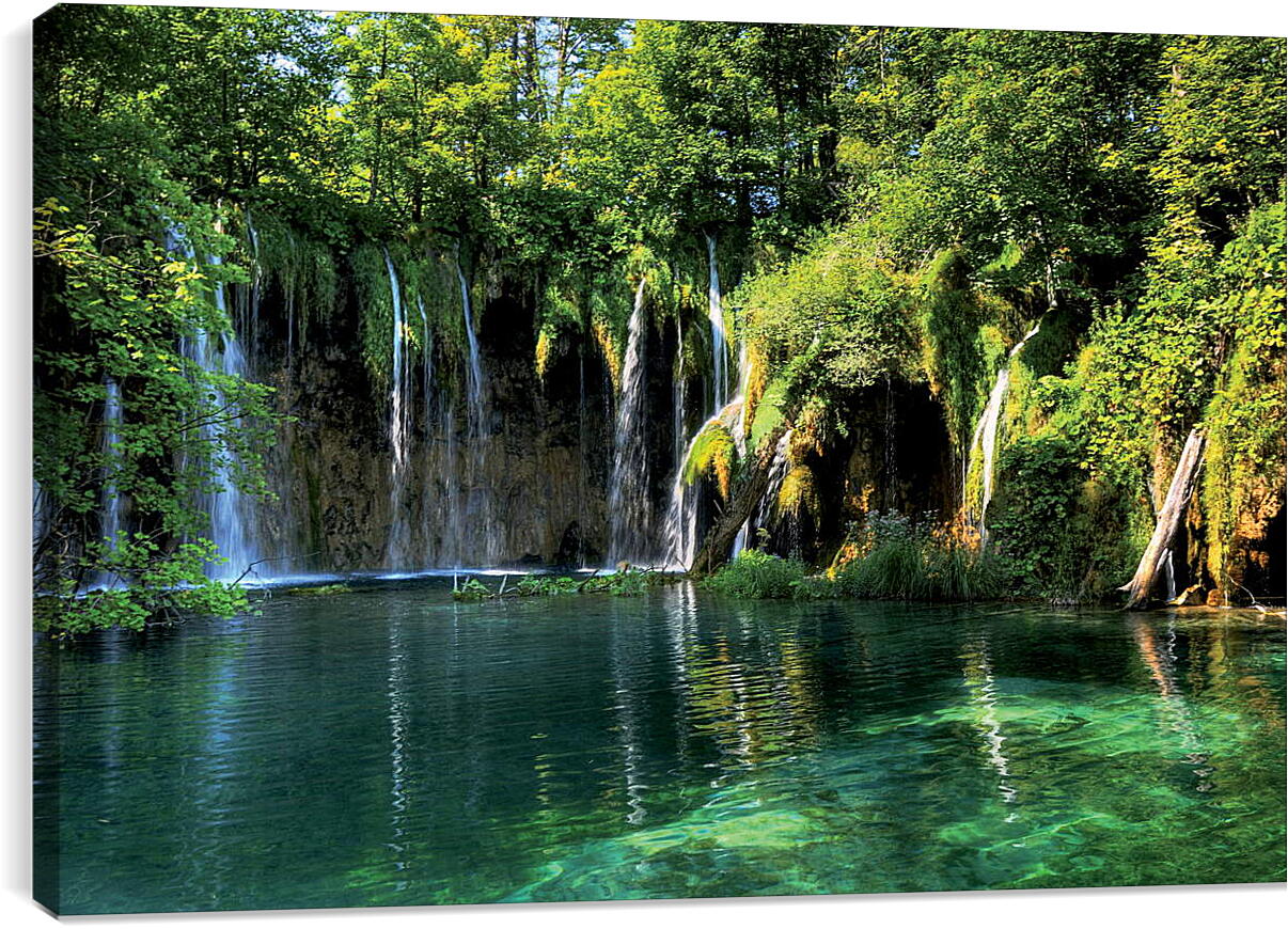 Постер и плакат - Водопады и зеленое озеро
