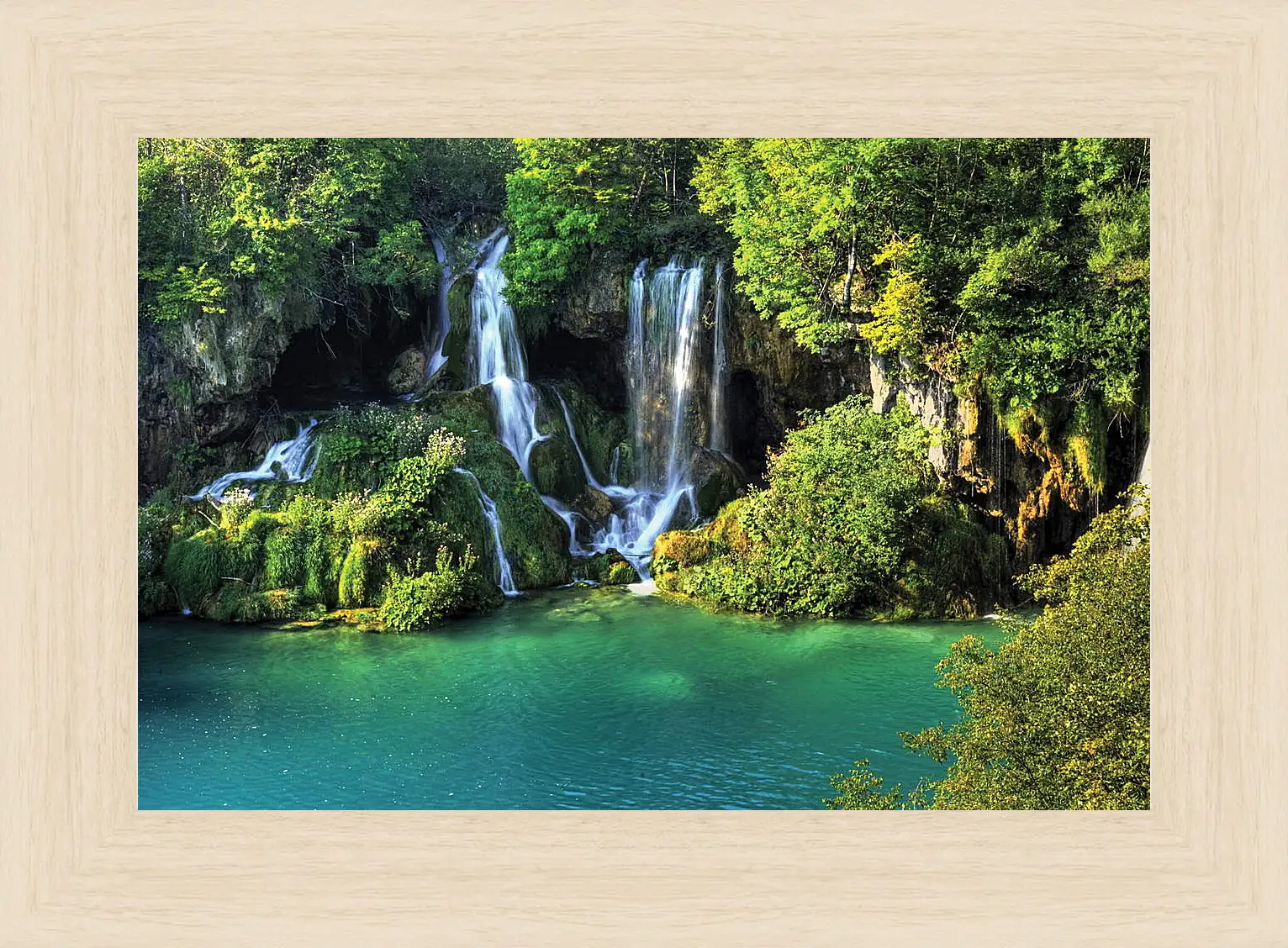 Картина в раме - Озеро

