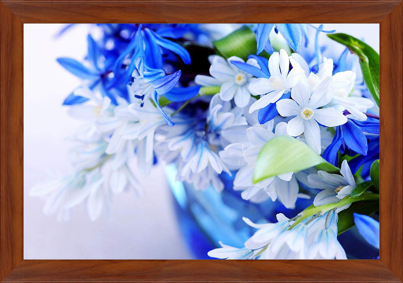 Картина в раме - Сине-белые цветы
