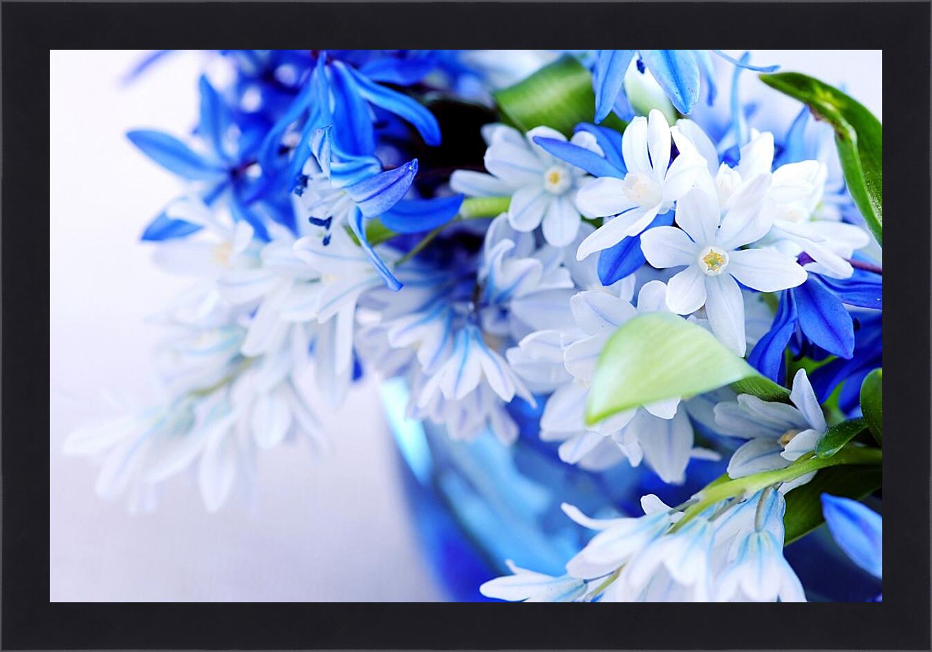 Картина в раме - Сине-белые цветы