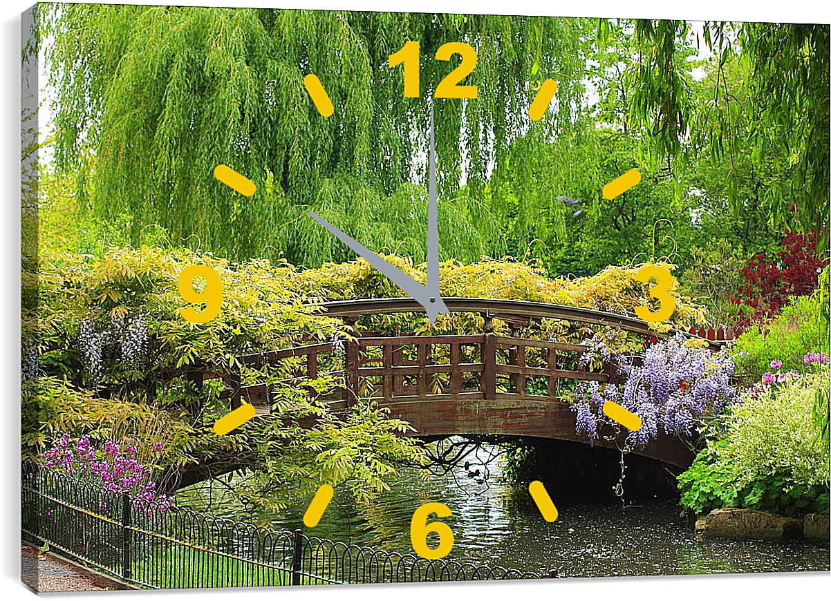 Часы картина - Мостик через реку в парке
