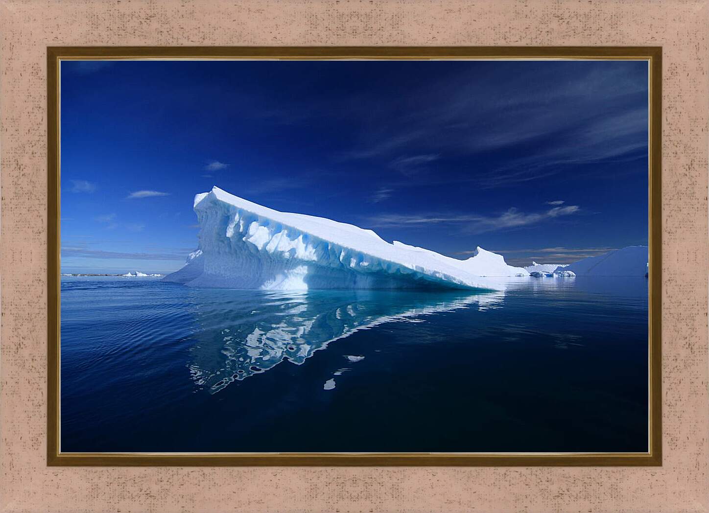 Картина в раме - Белый айсберг
