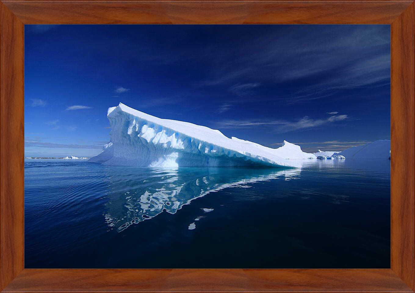 Картина в раме - Белый айсберг
