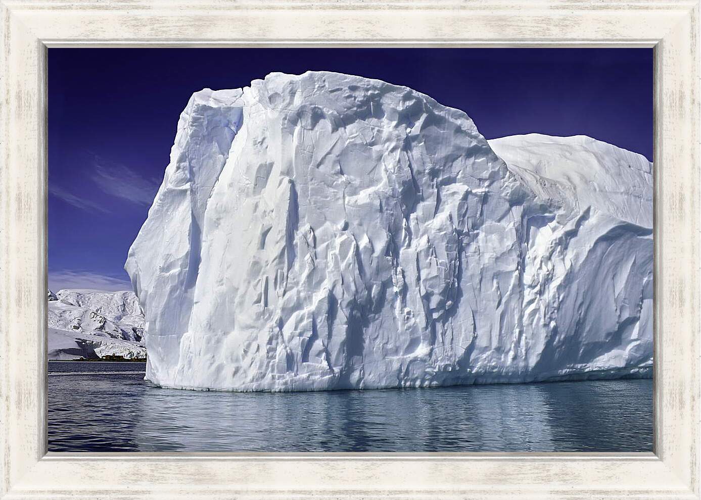 Картина в раме - Стена из айсберга

