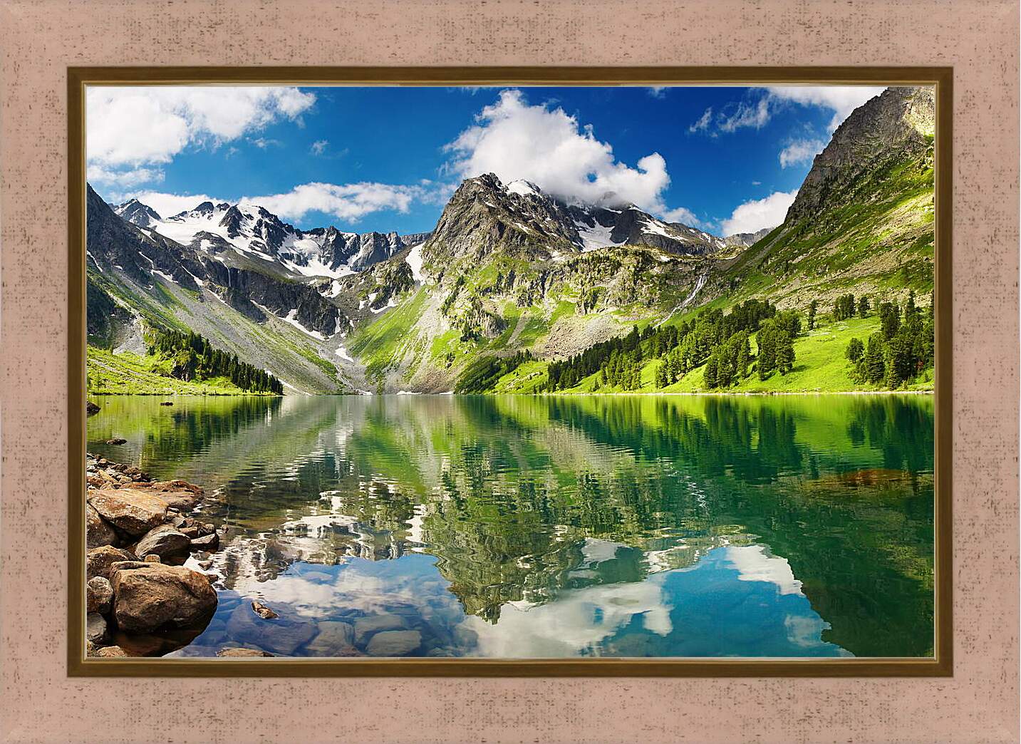 Картина в раме - Озеро в горах