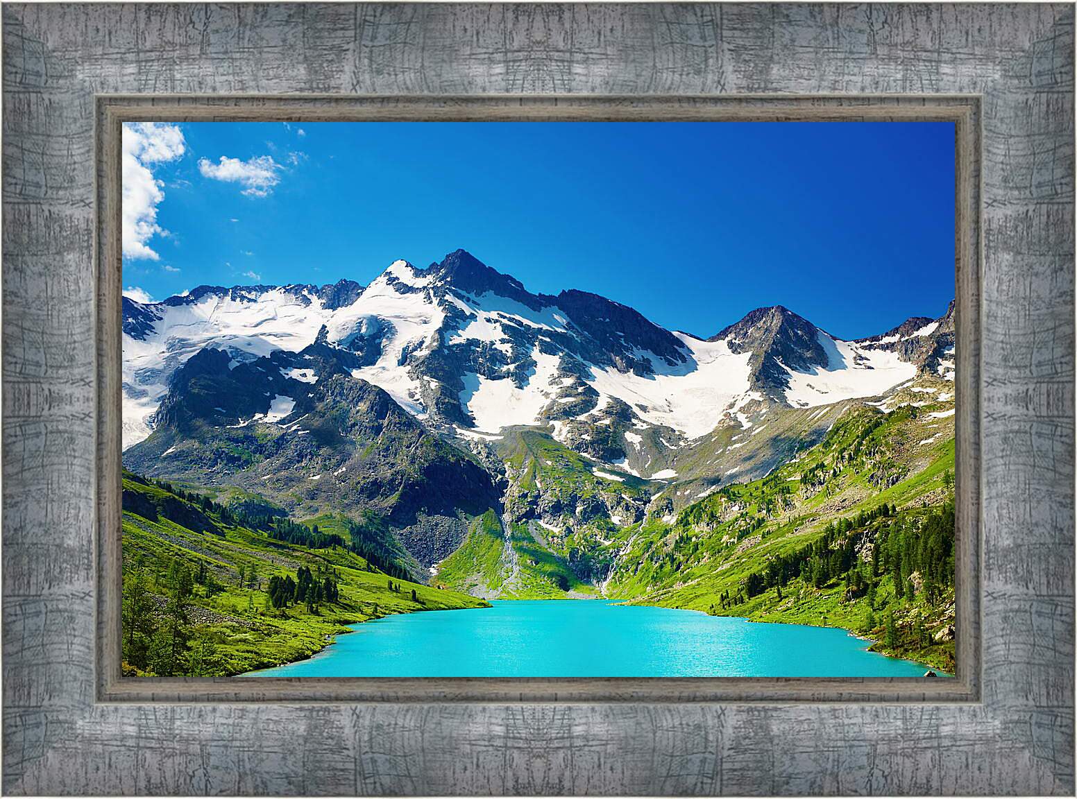 Картина в раме - Заснеженные горы и синий водоём