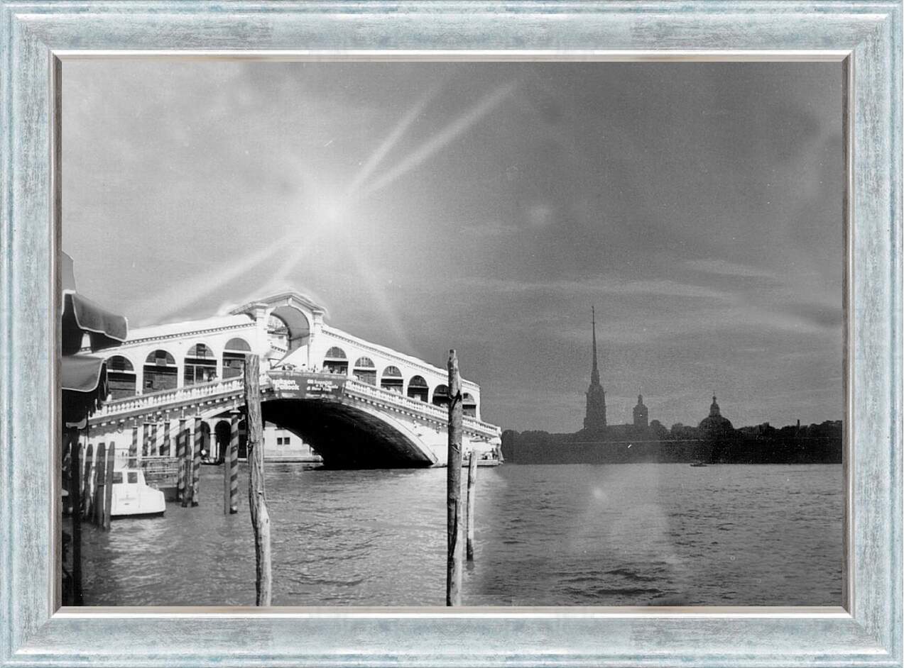 Картина в раме - Мост на реке Неве