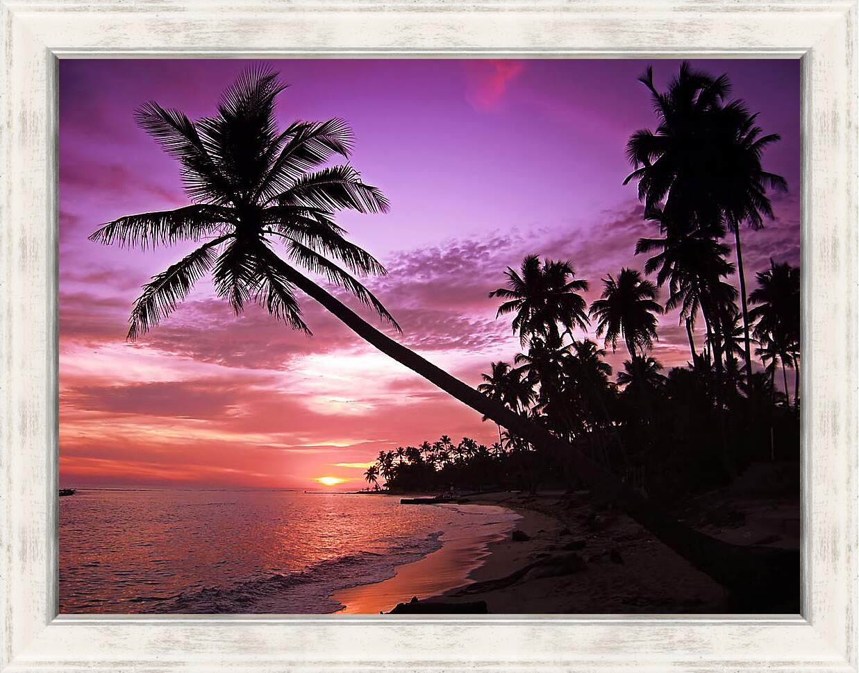 Картина в раме - Пальмы в фиолетовом закате
