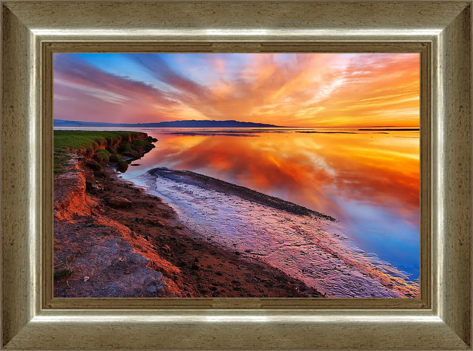 Картина в раме - Объединение воды и неба
