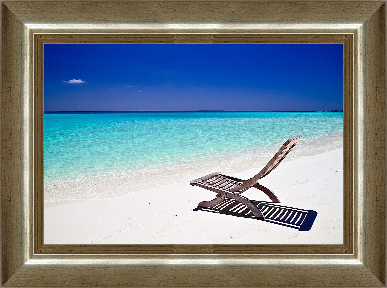 Картина в раме - Кресло на пляже

