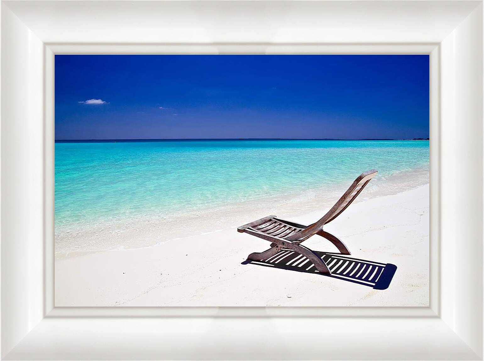 Картина в раме - Кресло на пляже
