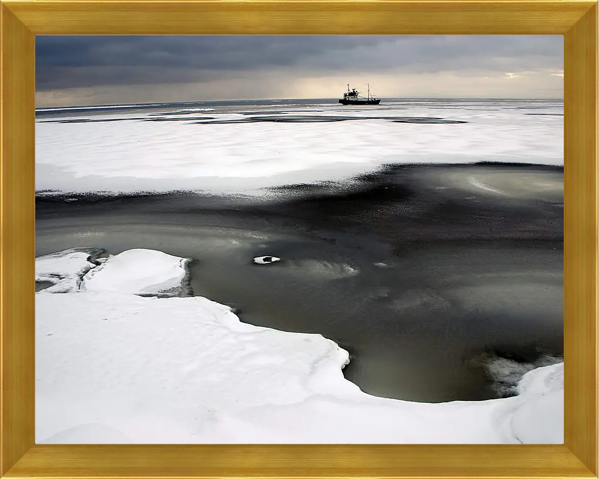 Картина в раме - Снег на море
