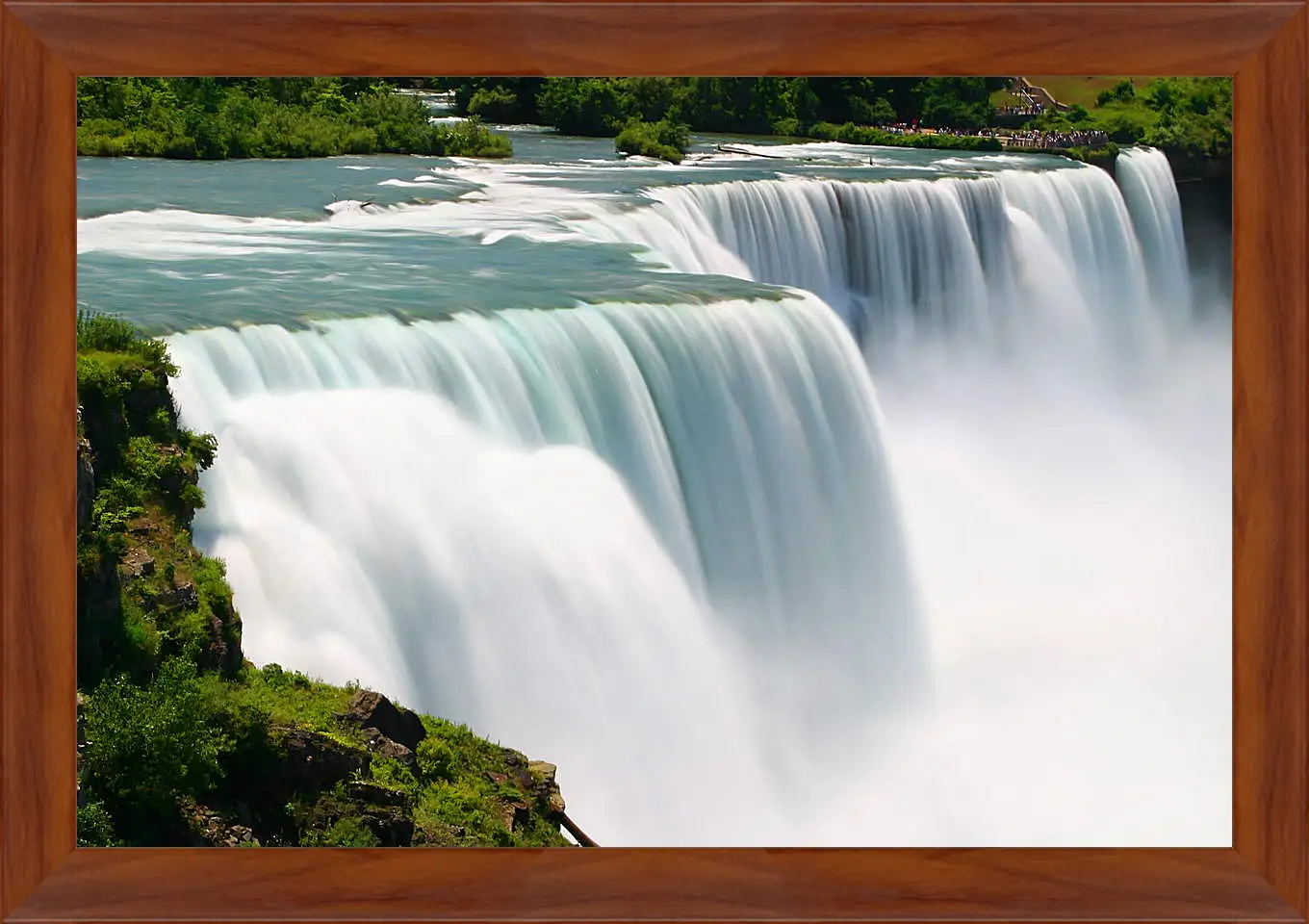 Картина в раме - Плоский водопад
