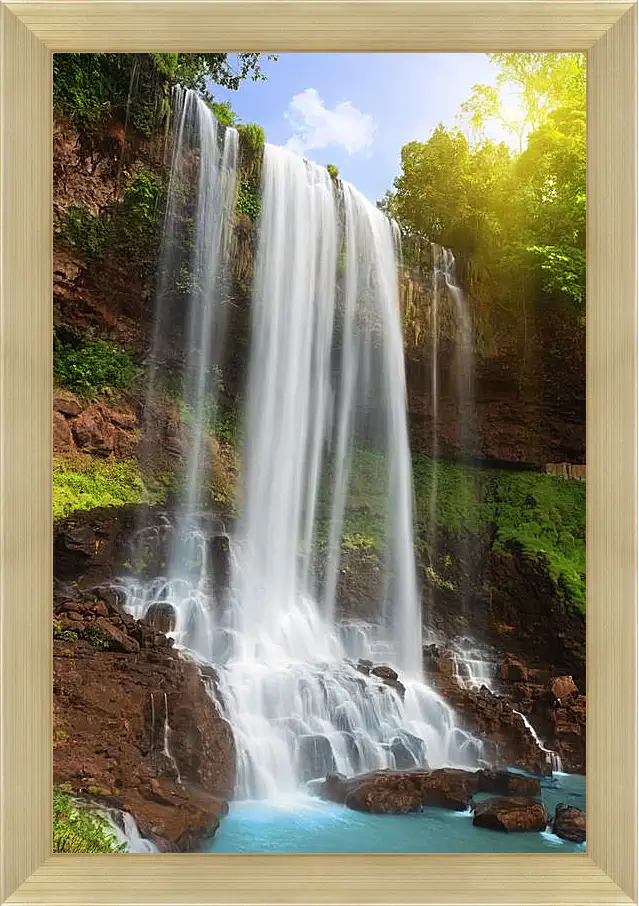 Картина в раме - Белый струи водопада
