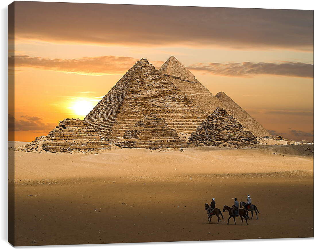 Постер и плакат - Пирамиды на закате

