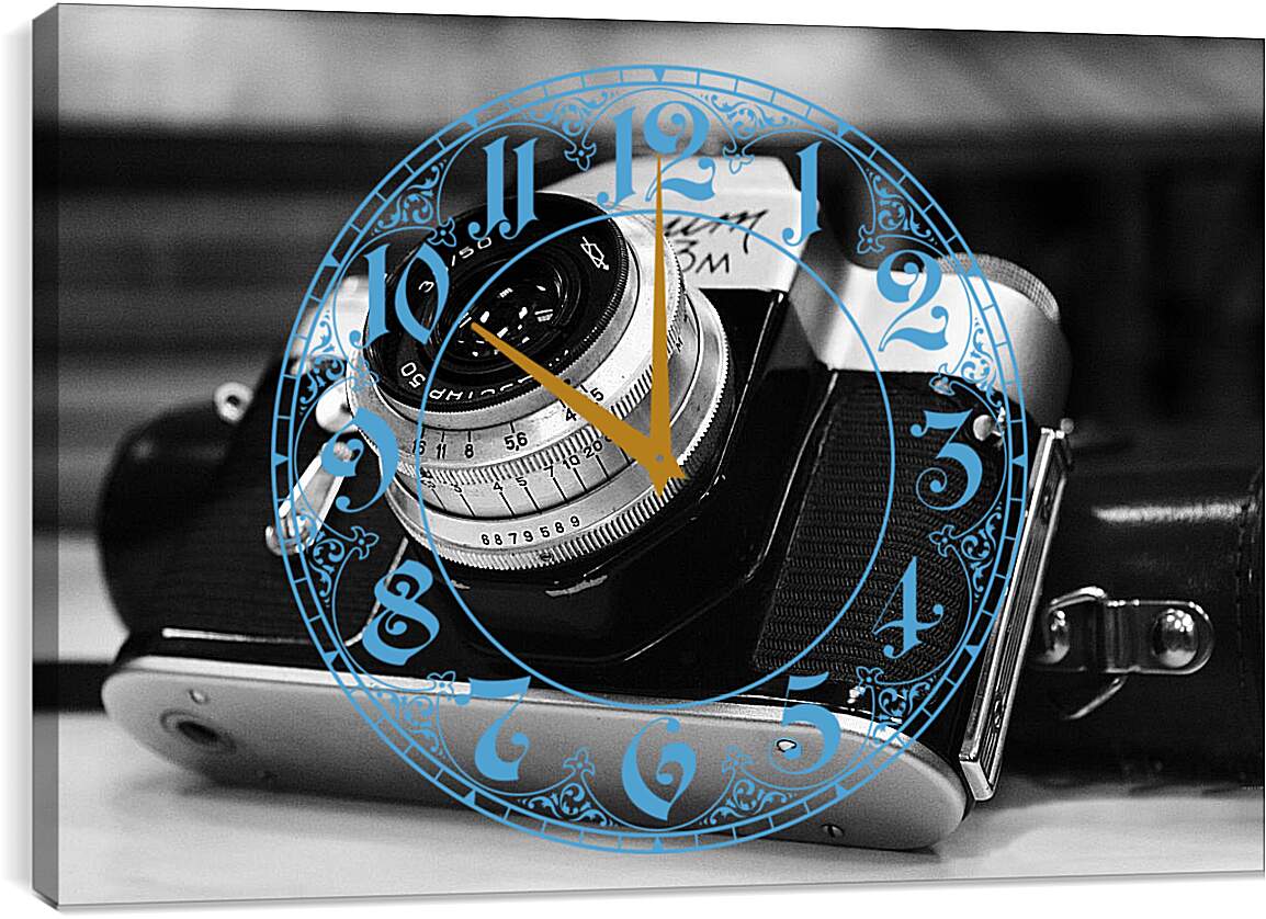 Часы картина - Старый фотоаппарат