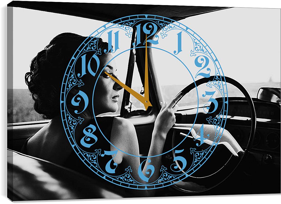 Часы картина - Девушка за рулем