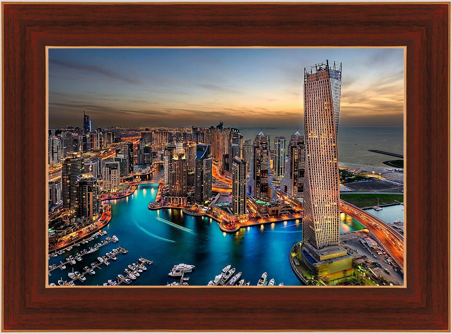 Картина в раме - Вид на вечерний город с высоты. Дубай