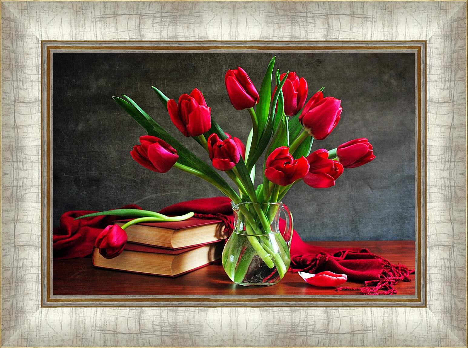 Картина в раме - Тюльпаны и книги