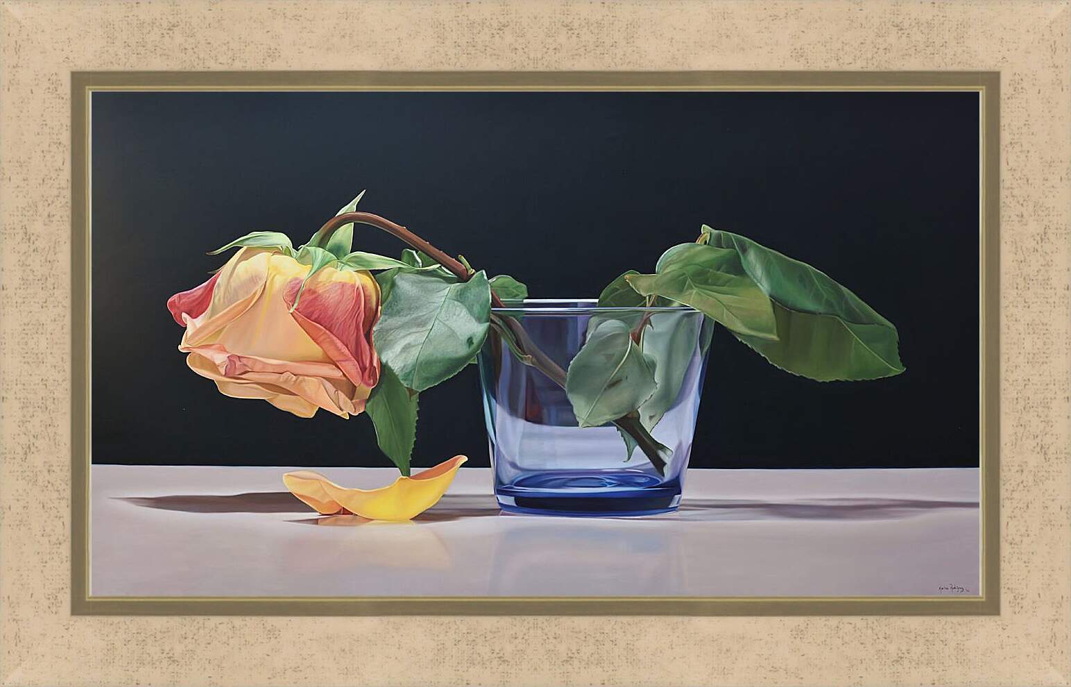 Картина в раме - Роза в стакане