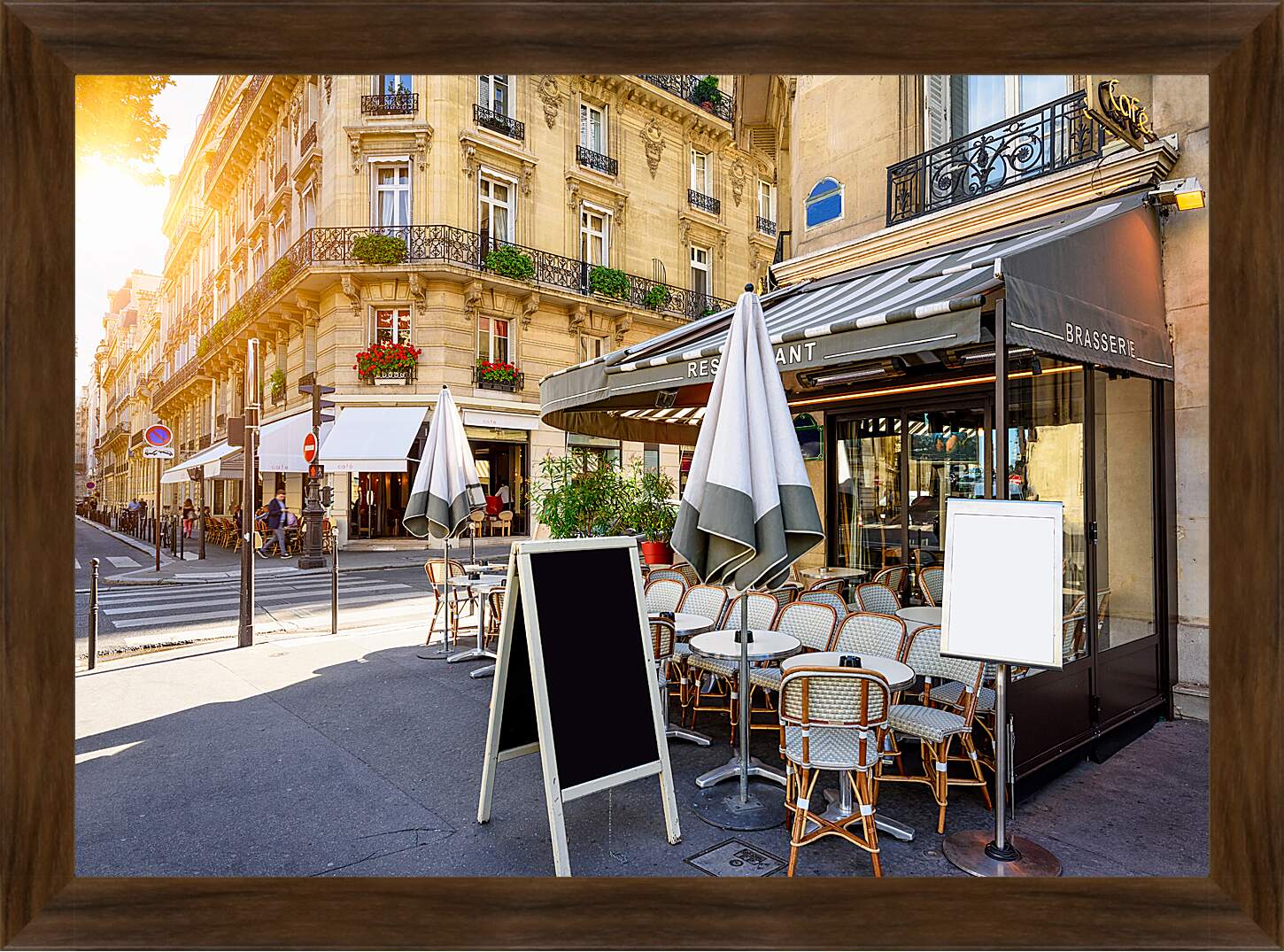 Картина в раме - Кафе на улице Парижа