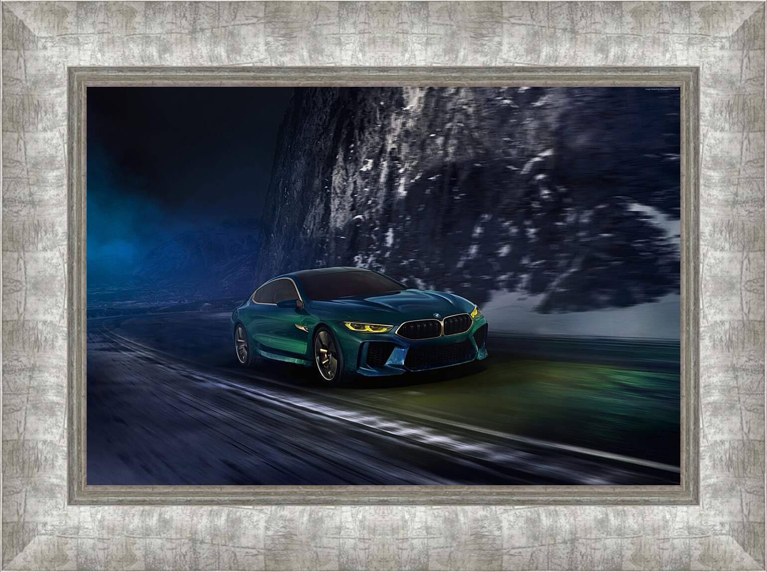 Картина в раме - Новый автомобиль BMW