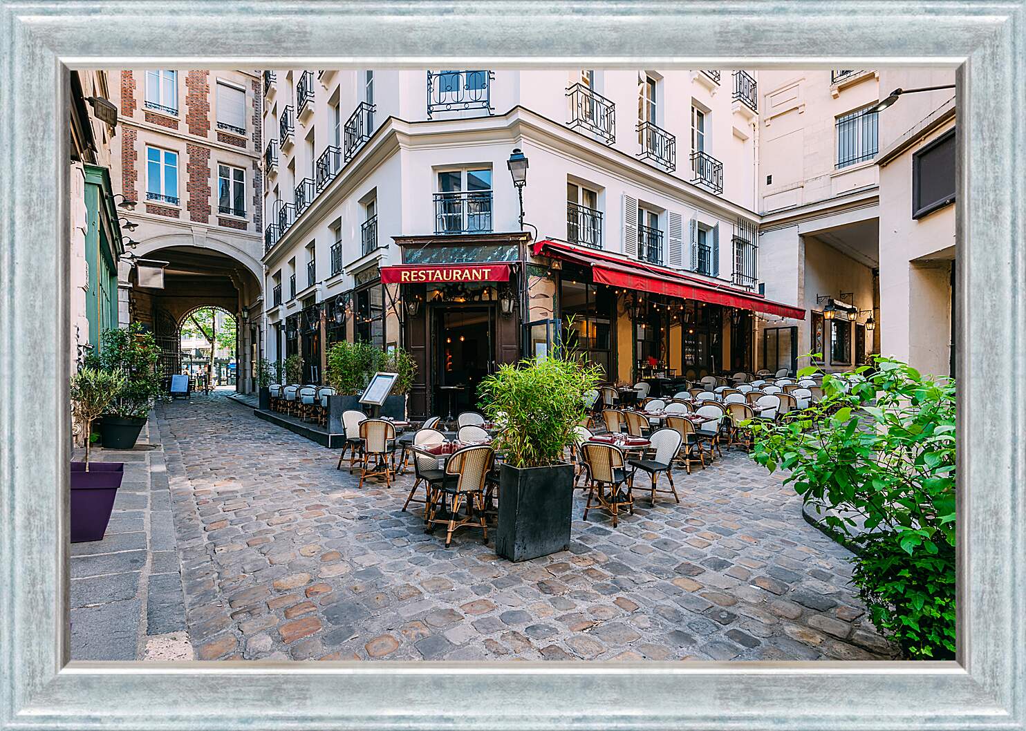 Картина в раме - Кафе Париж