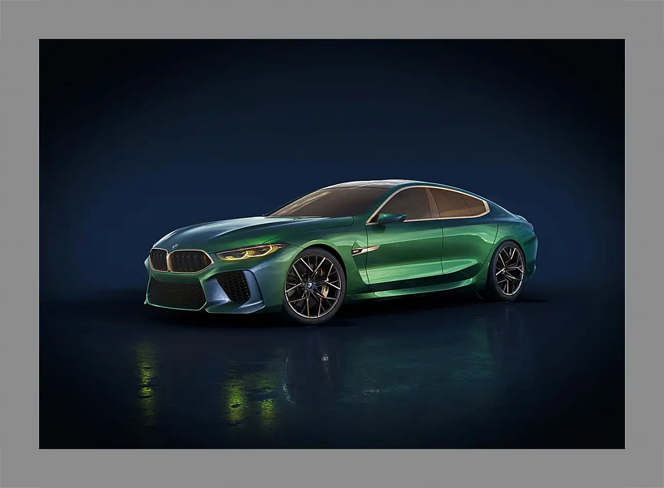 Картина в раме - BMW M8 гранд купе