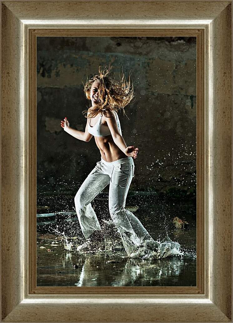 Картина в раме - Танцы в воде