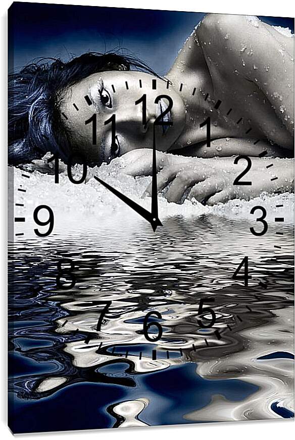 Часы картина - Азиатка у воды