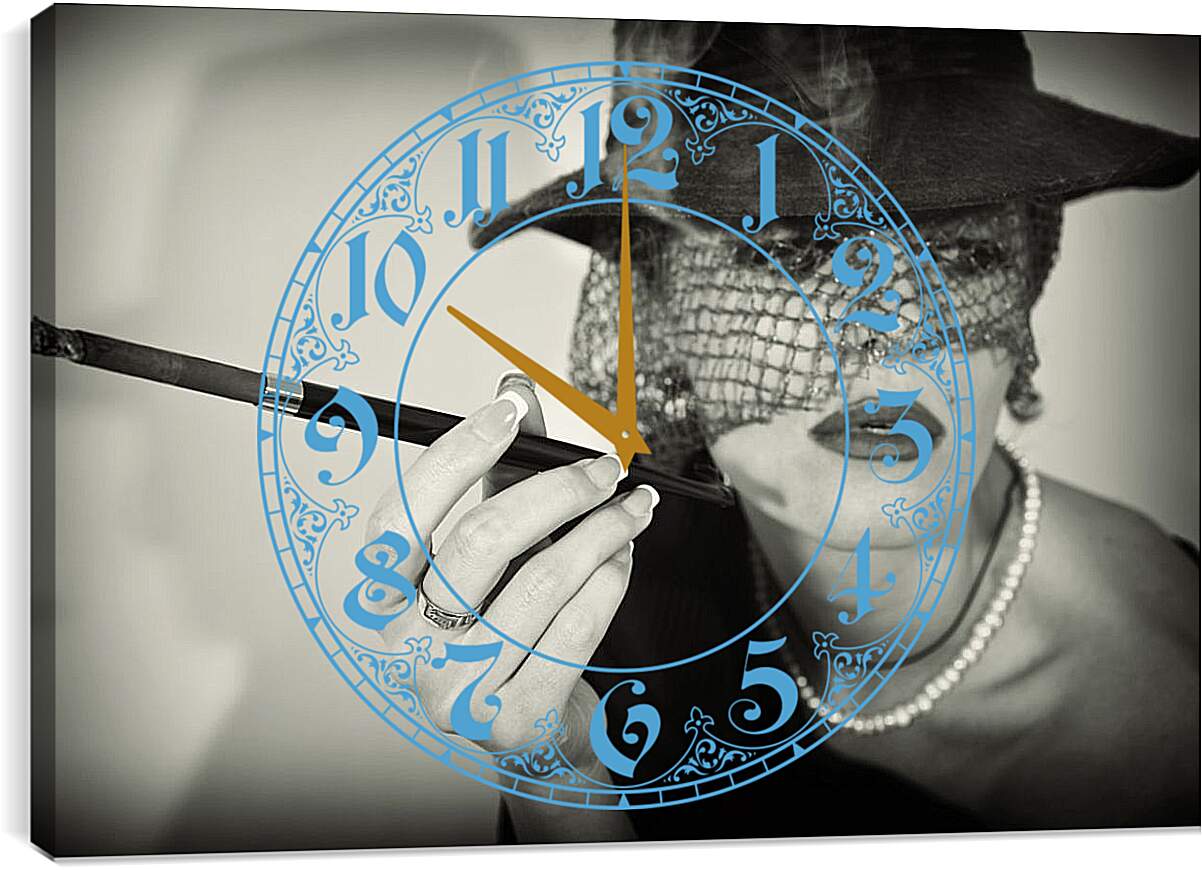 Часы картина - Дама с мундштуком