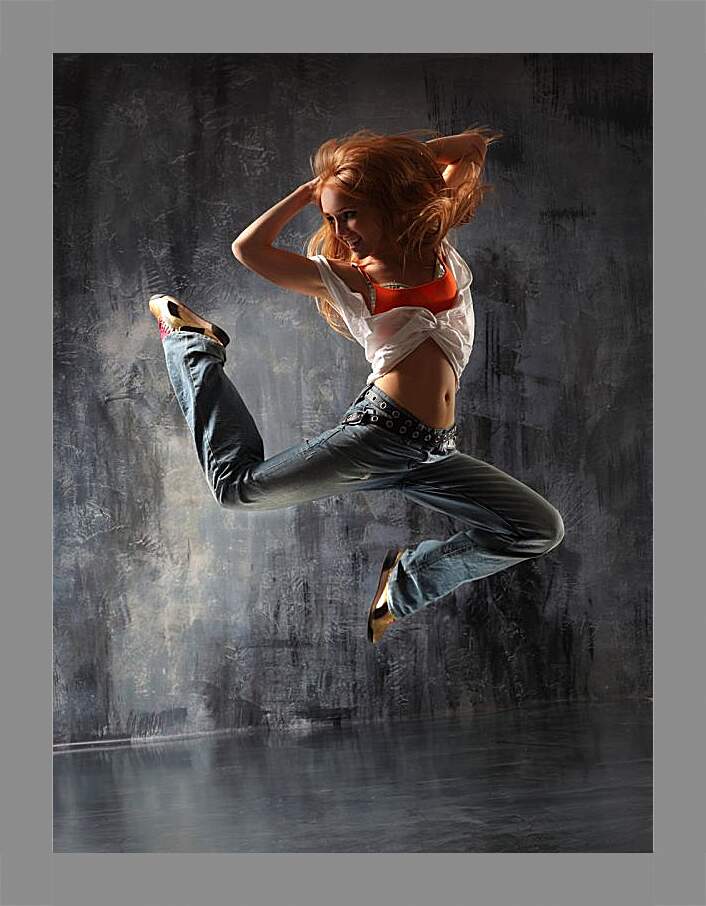 Картина в раме - Танцовщица в прыжке