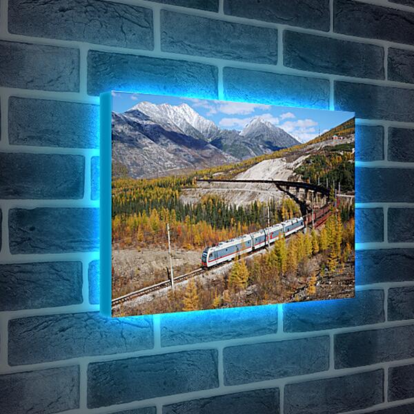 Лайтбокс световая панель - Длинный поезд в горах