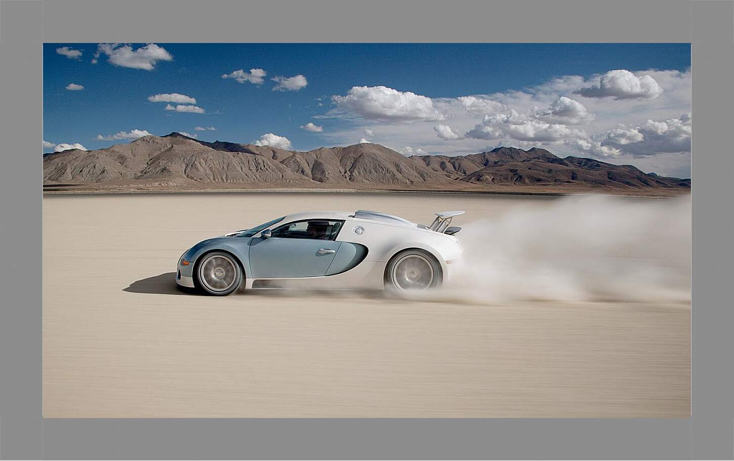 Картина в раме - Автомобиль в пустыне