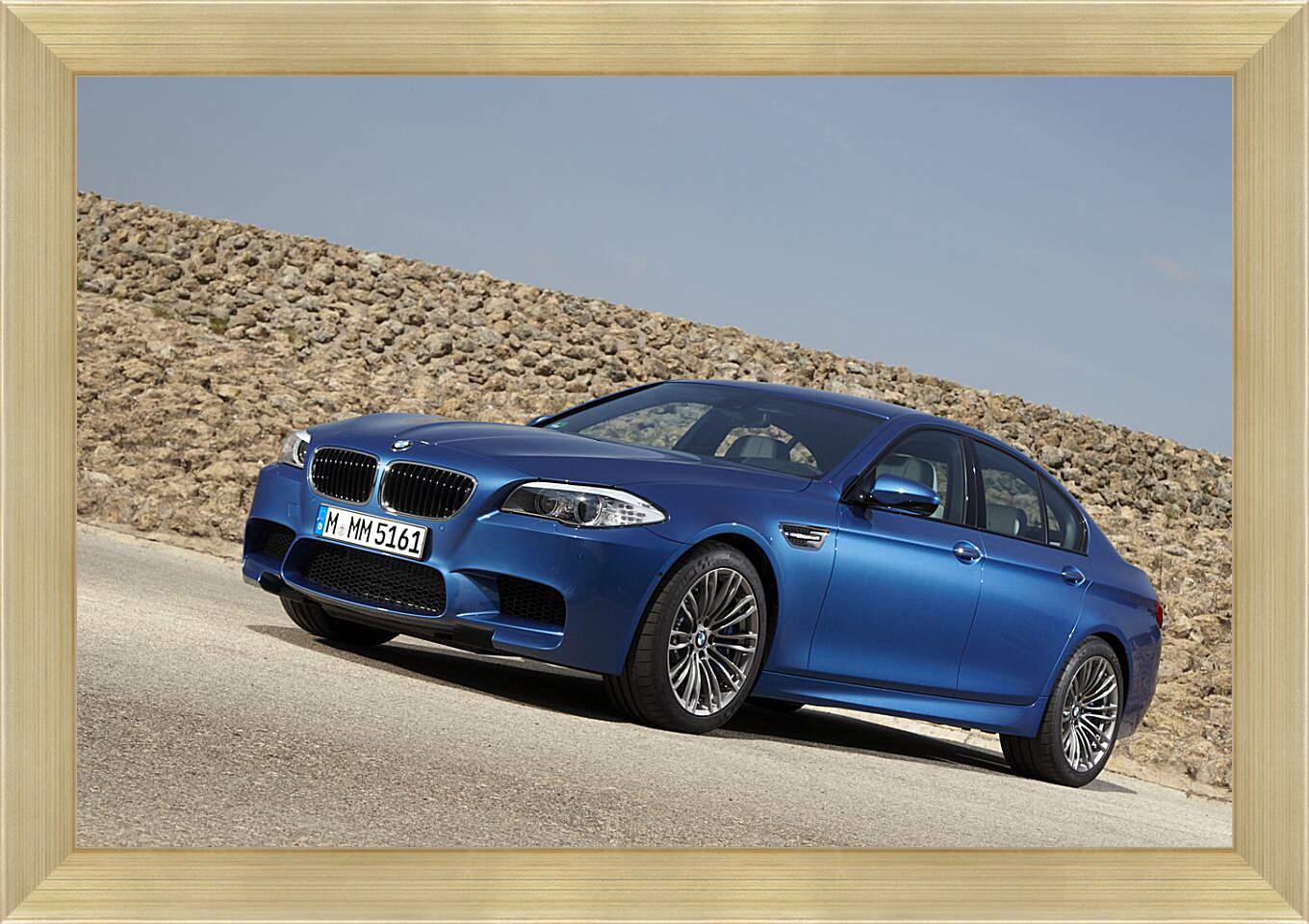 Картина в раме - Синяя BMW M5