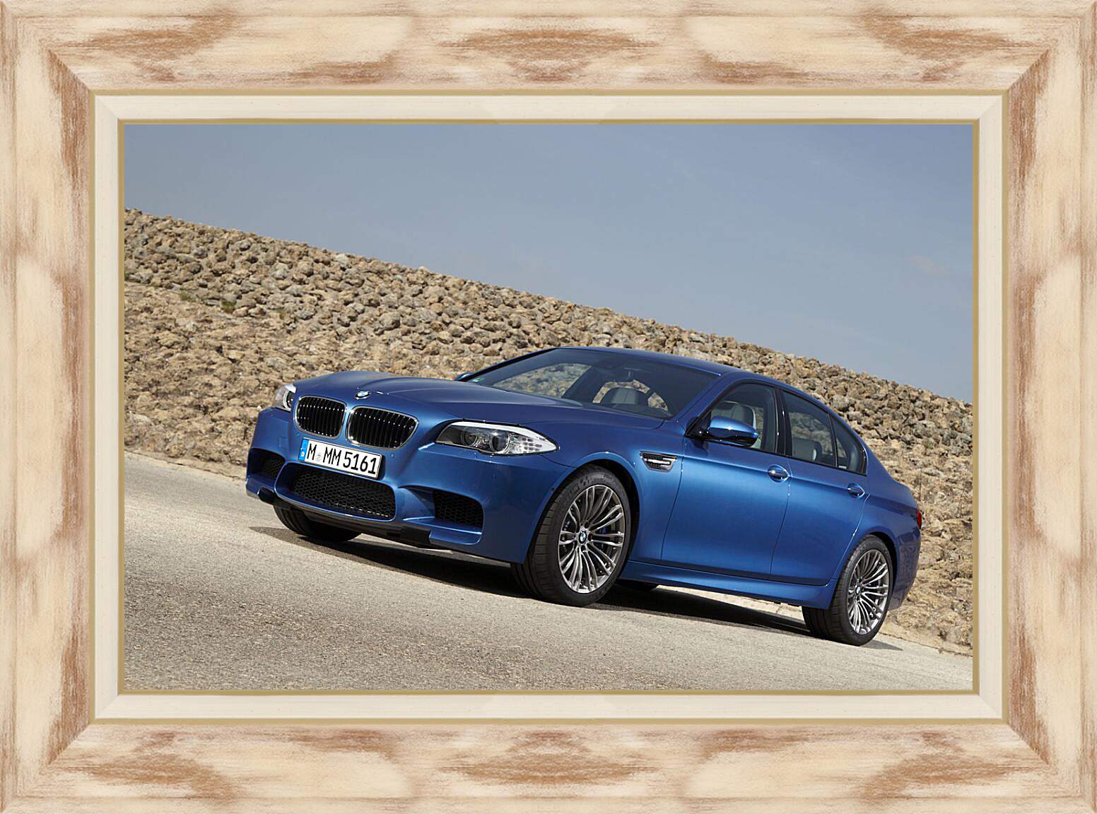 Картина в раме - Синяя BMW M5