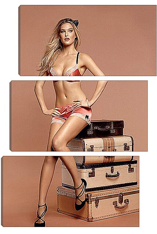 Модульная картина - Девушка на чемоданах