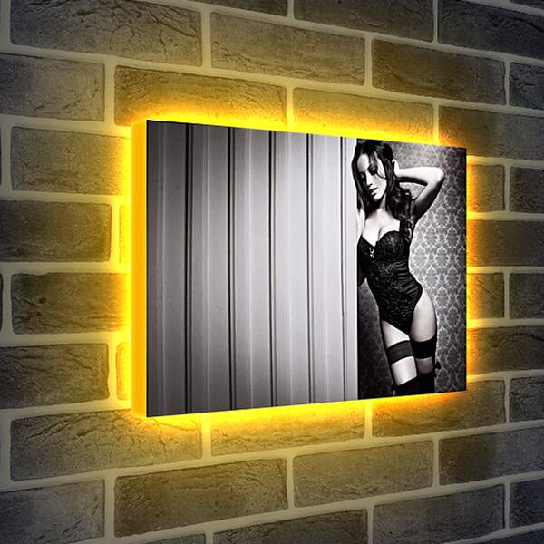 Лайтбокс световая панель - Девушка в комнате