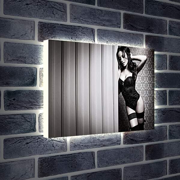 Лайтбокс световая панель - Девушка в комнате