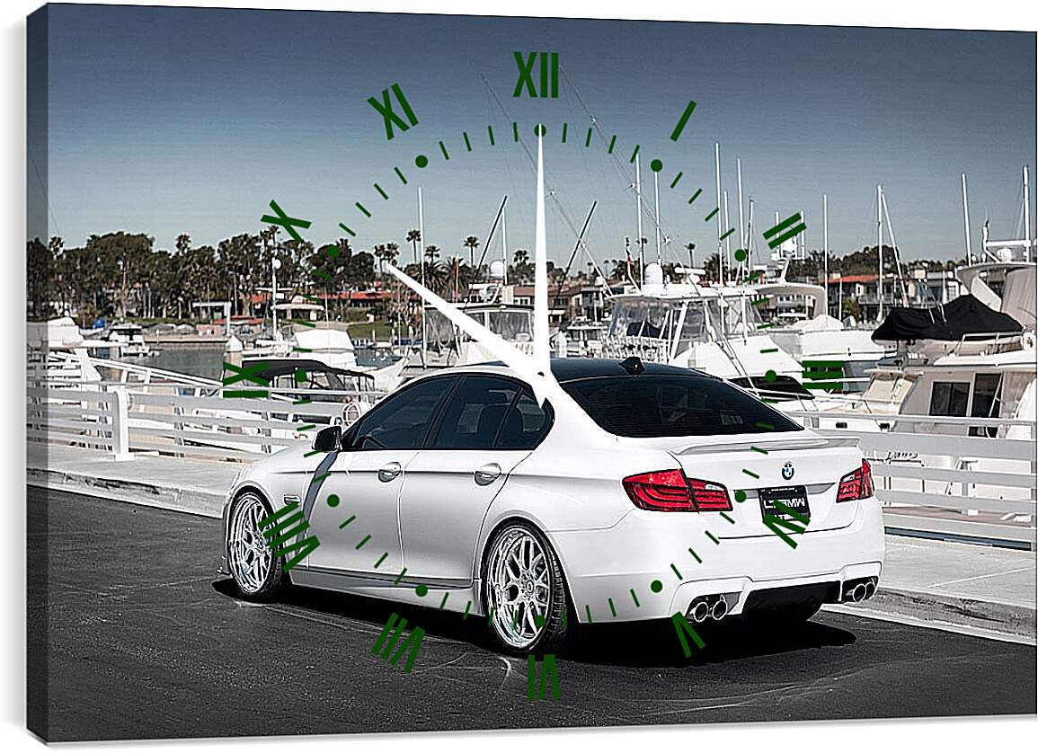 Часы картина - Белый БМВ 5й серии (BMW 5 series)