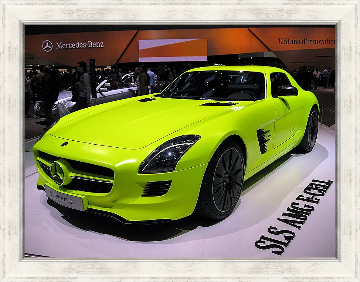 Картина в раме - Зеленый Mercedes SLS AMG (Мерседес чайка)