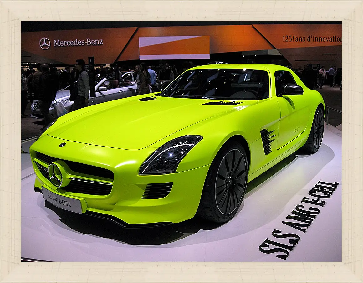 Картина в раме - Зеленый Mercedes SLS AMG (Мерседес чайка)